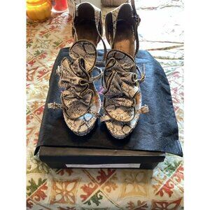 Privilege Womens Snakeskin Heels Size 10